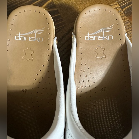 Dansko White Perforated with studs Mules with Tan Soles. New without box - Picture 5 of 7